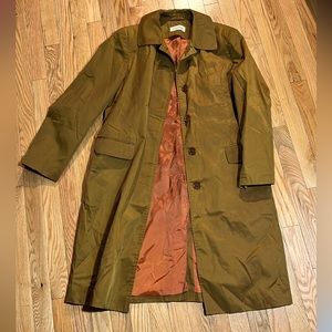 Calvin Klein gorgeous trench. Butterscotch color or burnt ocher! Size medium.